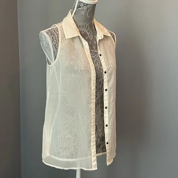 Mudd Sheer Button Down - Picture 3 of 4